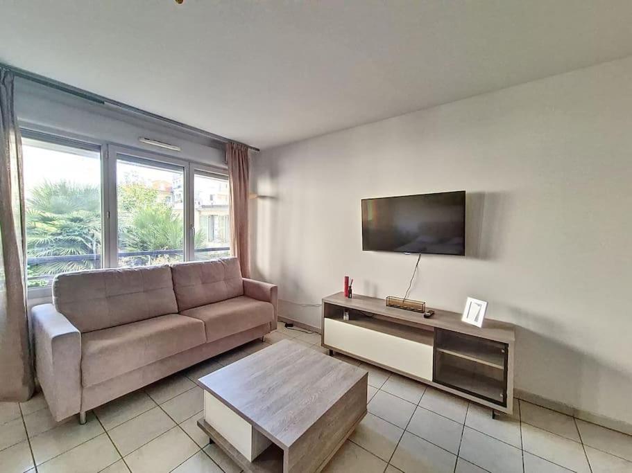Sunny Escape Apartment Nice